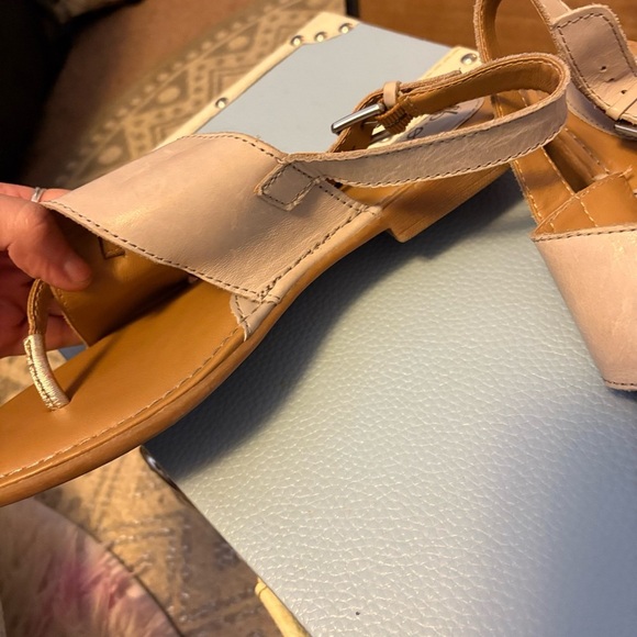 b.o.c. Cream and Gold Comfort Sandals - Picture 7 of 10